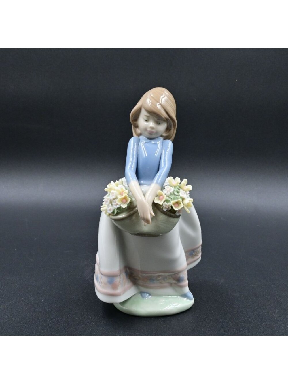 Lladro | Accents | Lladro May Flowers Figurine 5467 Girl With